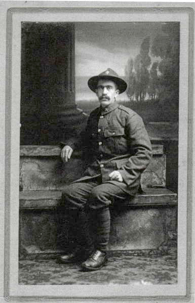 Photo of photos/William McLennan 1886 - 1979 AB soldier portrait